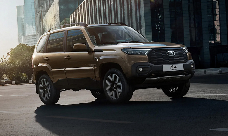 В Белоруссии стартовали продажи новой Lada Niva Travel с 1,8-литровым мотором &mdash; дешевле, чем в России